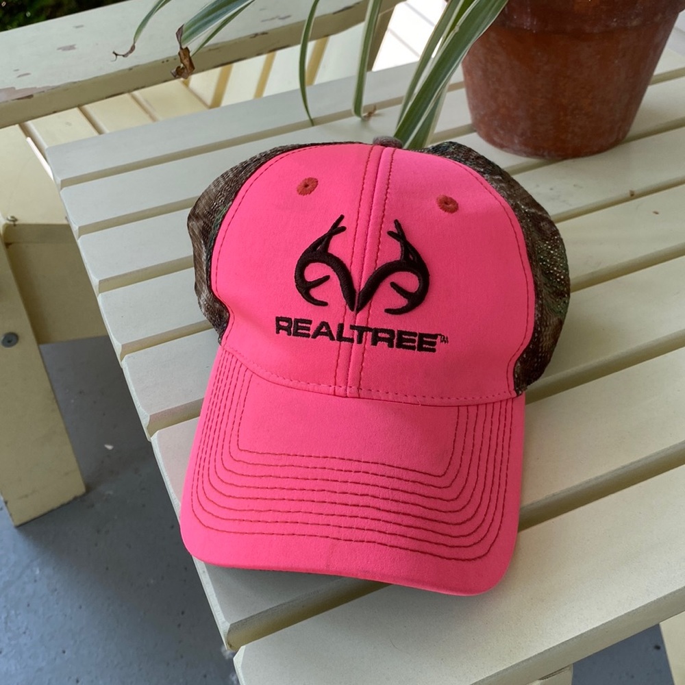 Realtree pink and camo adjustable size ball cap